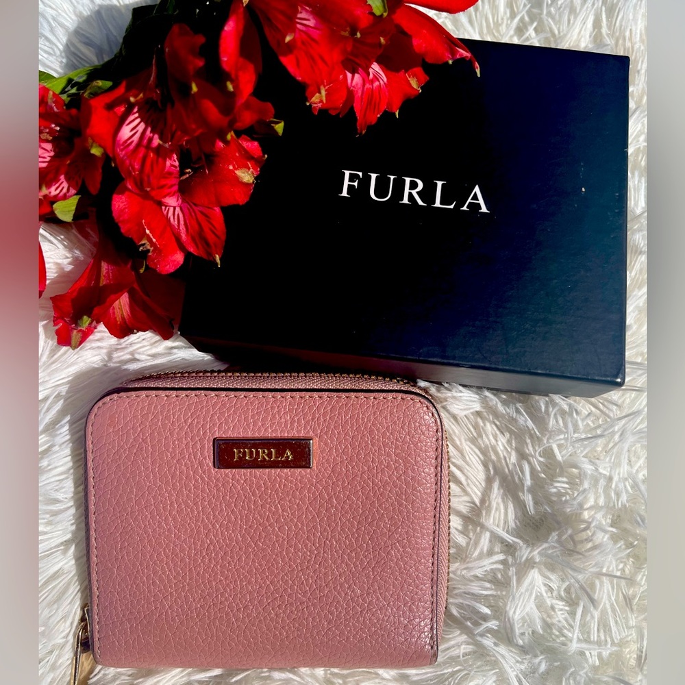 Furla Babylon Leather Zippy Bi-fold Wallet in Pink